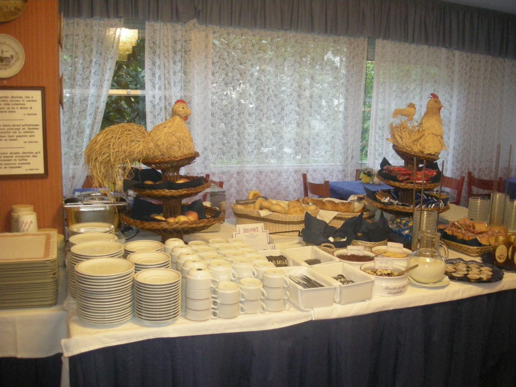 Hotel Tilly เชเซนาติโก ภายนอก รูปภาพ