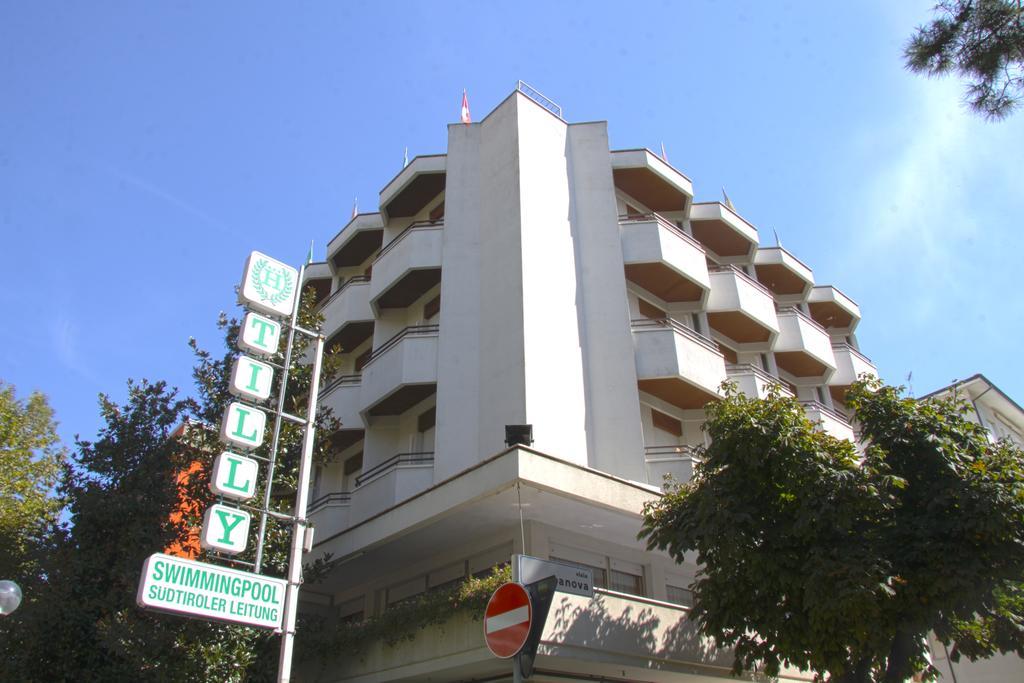Hotel Tilly เชเซนาติโก ภายนอก รูปภาพ